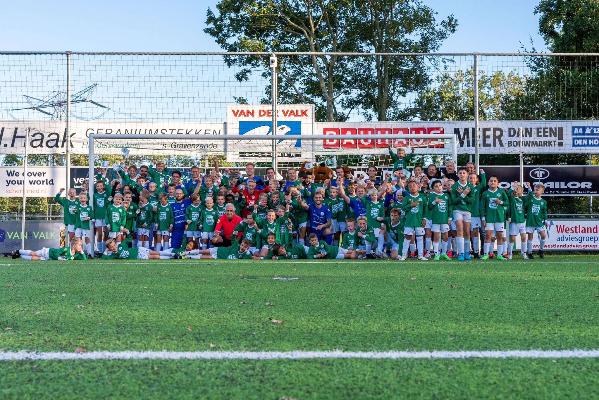Westlandia Superwedstrijd – Spelen tegen je idolen van het eerste!